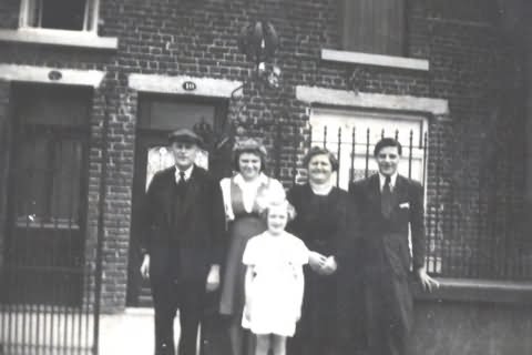 Images/1946 Pepere Memere Maman Marc Mireille.jpg